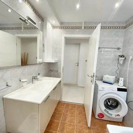 Cosy In Novigrad With Balcony And Garden View 40 M²