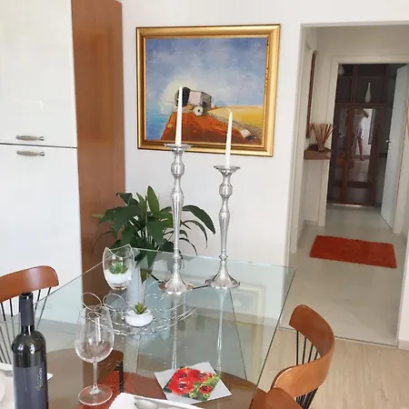 Cosy In Novigrad With Balcony And Garden View 40 M² Apartment *