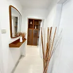 דירה Welcoming In Novigrad, 40 M² With Peaceful Garden