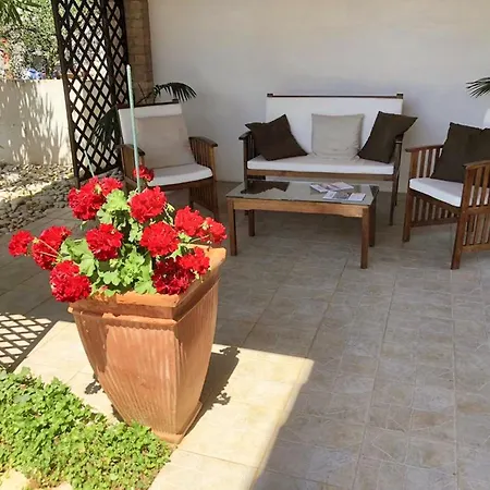 Welcoming In Novigrad, 40 M² With Peaceful Garden Lejlighed *