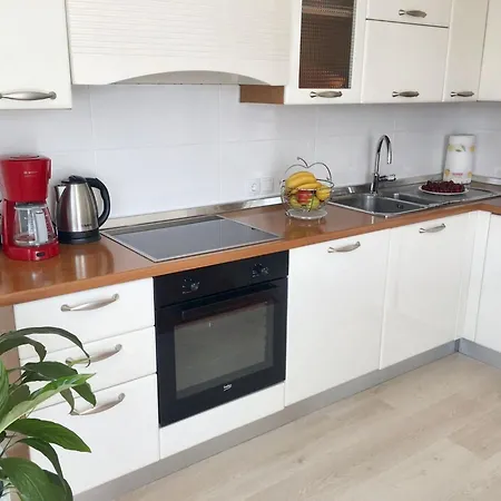 Cosy In Novigrad With Balcony And Garden View 40 M² Appartement